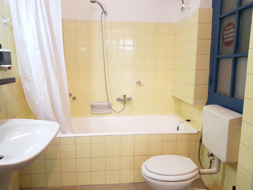 Errathens Aegean Apartment - Athens Center, 5 BD, 2 BATH Exterior foto
