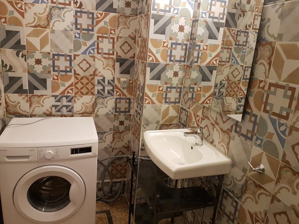 Errathens Aegean Apartment - Athens Center, 5 BD, 2 BATH Exterior foto